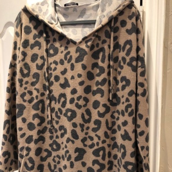 Long sleeve Leopard print fleece pullover hoodie - Picture 3 of 6